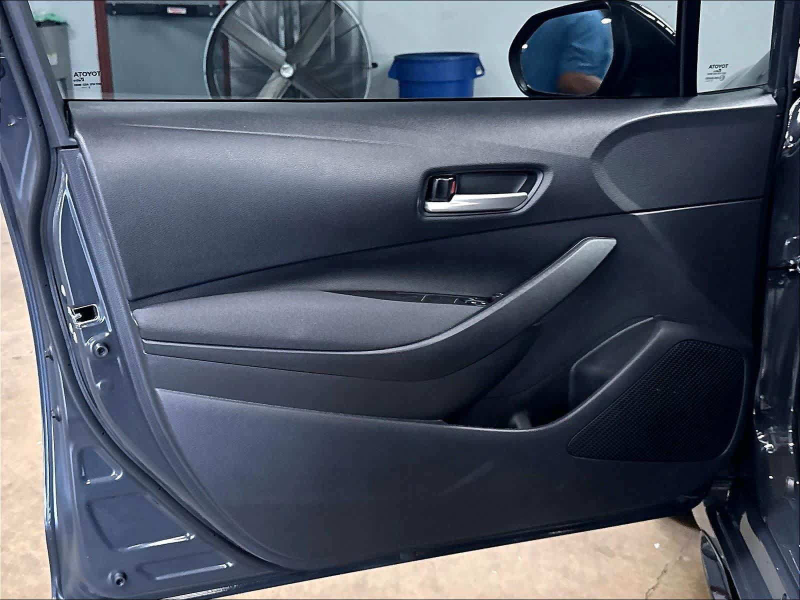 Used 2026 Toyota Corolla SE FWD image 25