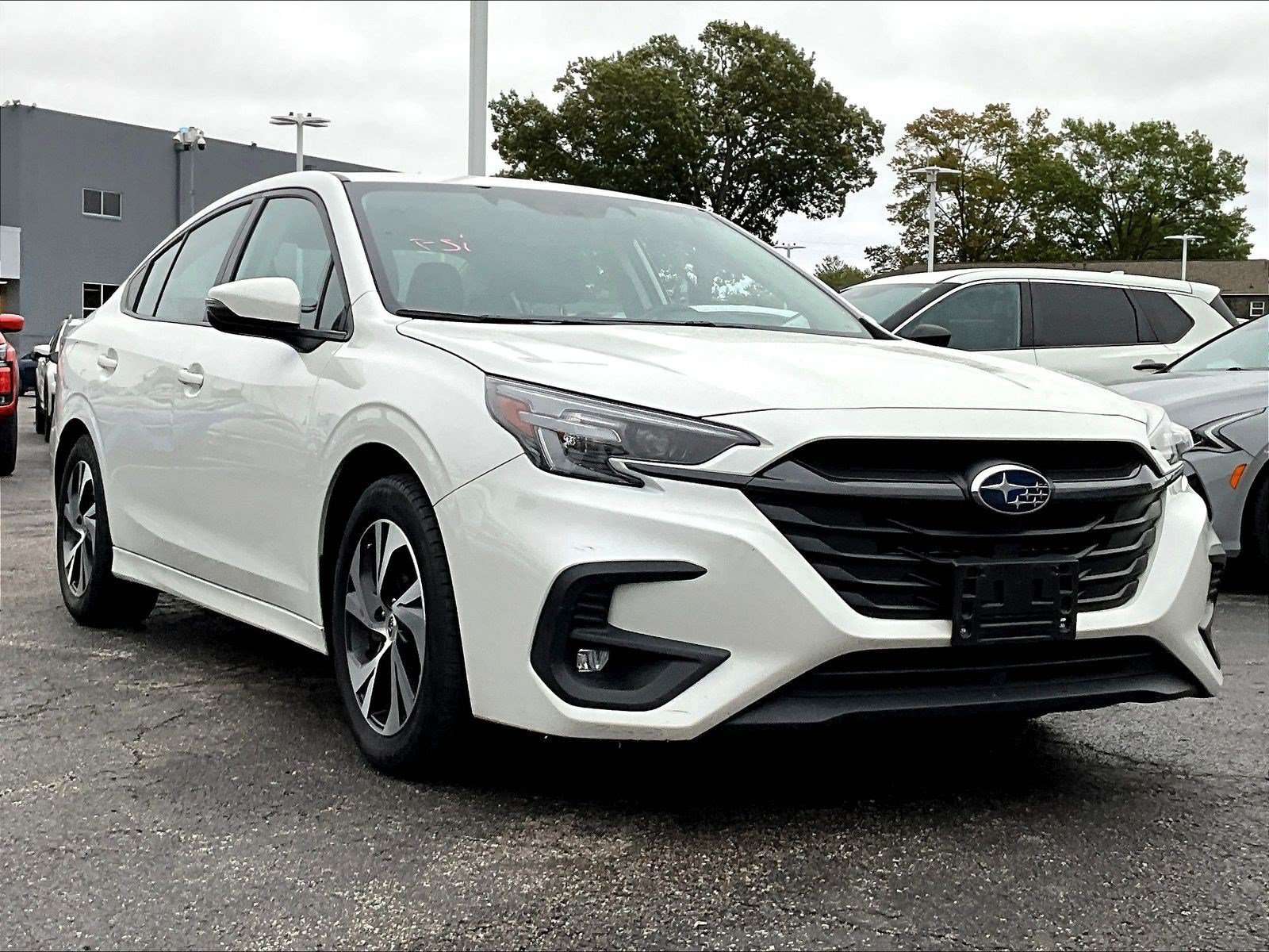 Used 2025 Subaru Legacy Premium AWD/4WD image 2