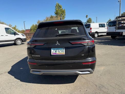 Used 2025 Mitsubishi Outlander SE FWD image 4
