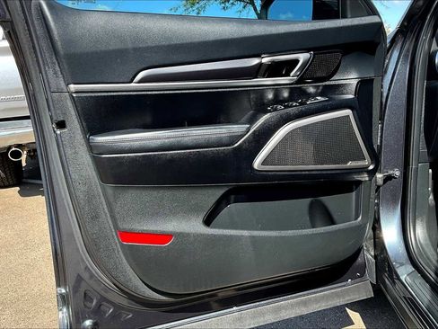 Used 2023 Kia Telluride LX image 21