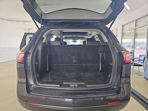 Used 2014 Chevrolet Traverse LT FWD image 17