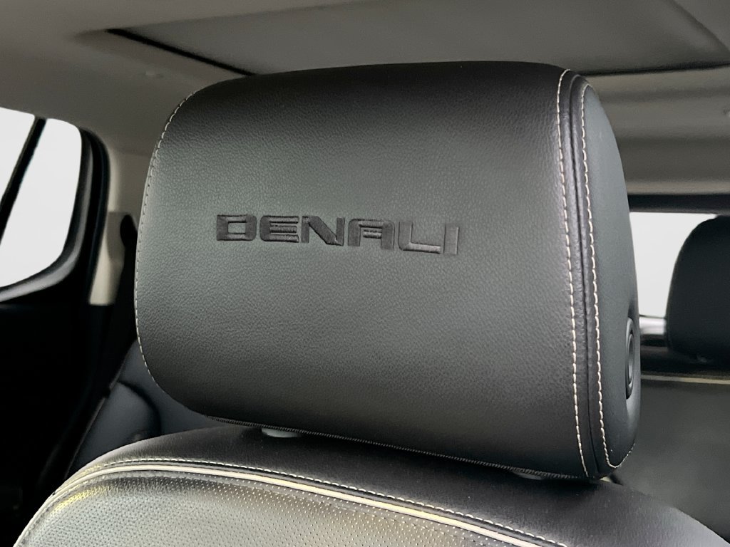 Used 2021 GMC Acadia Denali w/ Denali Ultimate Package AWD/4WD image 50