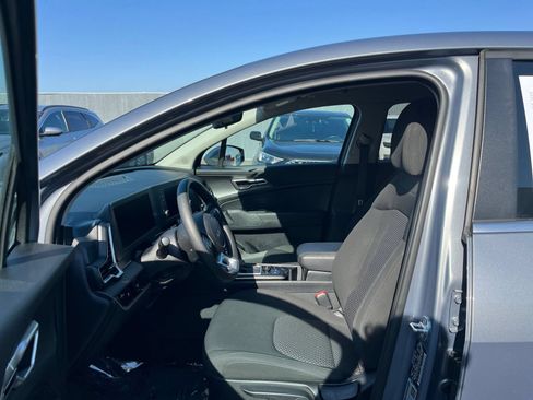 Used 2025 Kia Sportage LX FWD image 20
