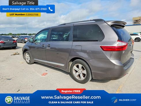 Used 2017 Toyota Sienna LE FWD image 3