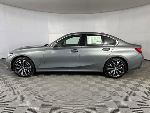 New 2026 BMW 330i xDrive Sedan w/ Convenience Package AWD/4WD image 4
