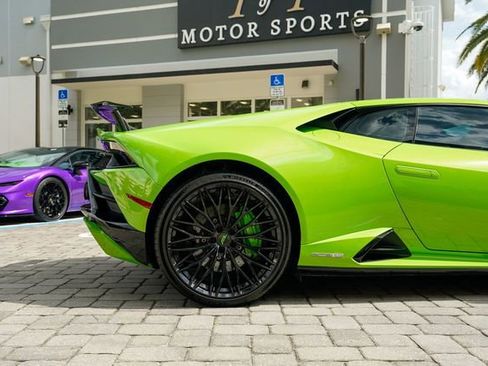 Used 2021 Lamborghini Huracan EVO RWD image 31