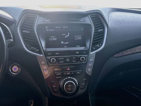 Used 2018 Hyundai Santa Fe FWD image 16