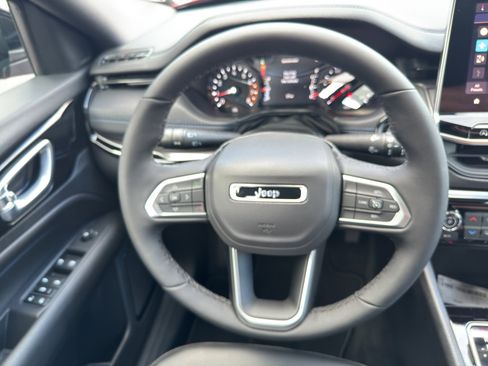 New 2026 Jeep Compass Latitude image 17