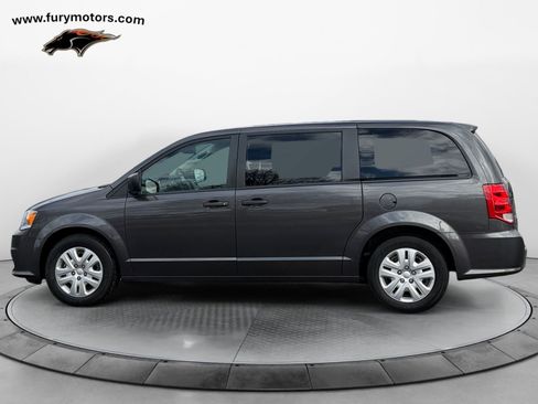 Used 2019 Dodge Grand Caravan SE image 6