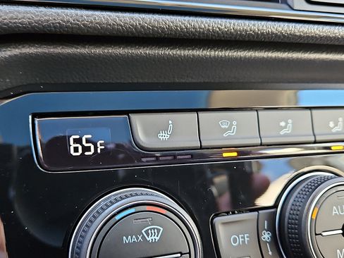 Certified 2024 Volkswagen Taos SE image 20