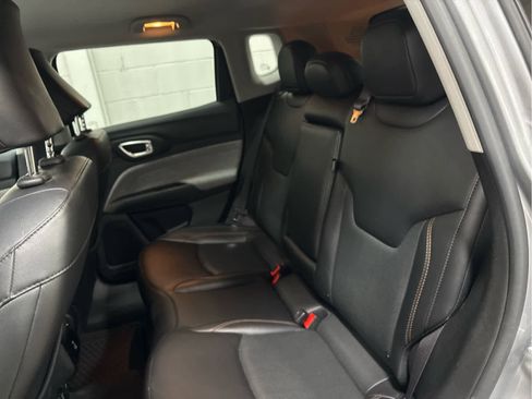 Used 2022 Jeep Compass Latitude image 40