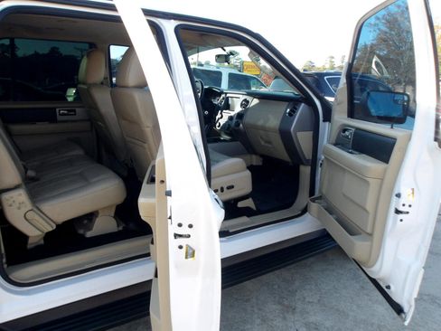 Used 2017 Ford Expedition EL XLT w/ Equipment Group 202A image 6