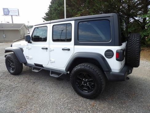 Used 2019 Jeep Wrangler Unlimited Sport S AWD/4WD image 3