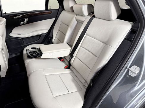 Used 2016 Mercedes-Benz E 350 4MATIC Luxury Wagon image 39