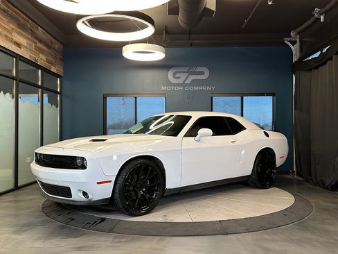 Used 2021 Dodge Challenger SXT w/ Blacktop Package image 7