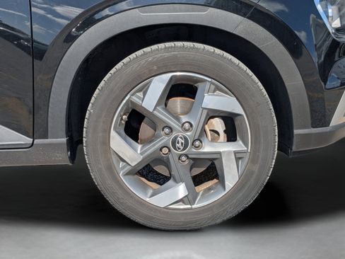 Used 2024 Hyundai Venue SEL FWD image 11