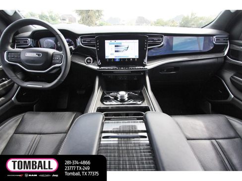 Used 2022 Jeep Wagoneer Series III w/ Premium Group I AWD/4WD image 10