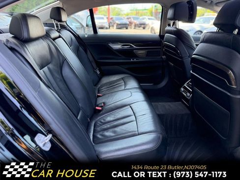 Used 2021 BMW 740i RWD image 20
