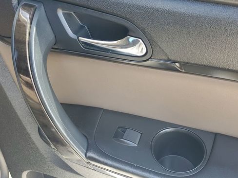 Used 2014 GMC Acadia SLT image 45