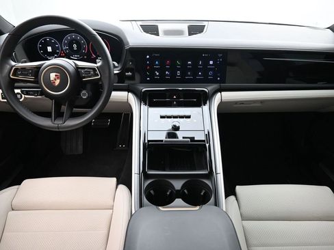 Certified 2025 Porsche Panamera image 6
