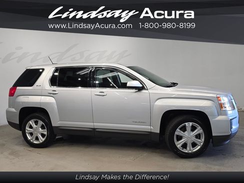 Used 2017 GMC Terrain SLE FWD image 3