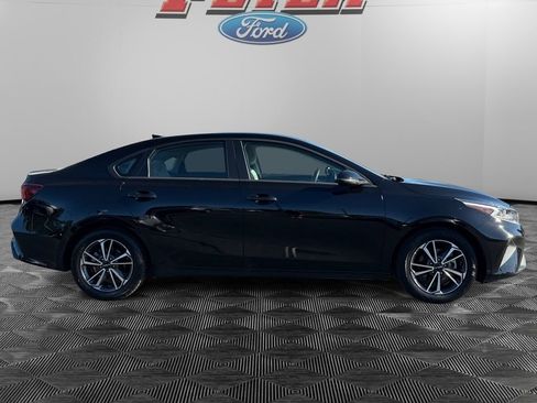 Used 2023 Kia Forte LXS w/ LXS Technology Package image 6