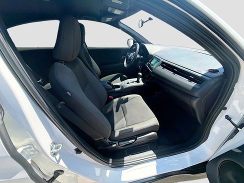 Used 2021 Honda HR-V Sport image 30