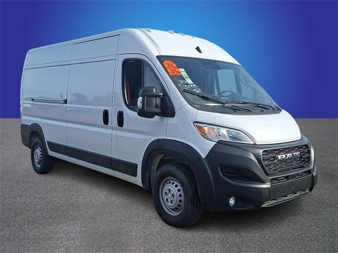 Used 2025 RAM ProMaster 2500 w/ Convenience Group image 3