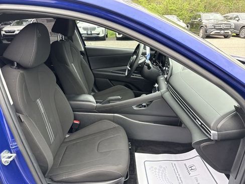 Used 2023 Hyundai Elantra SEL w/ Cargo Package FWD image 26