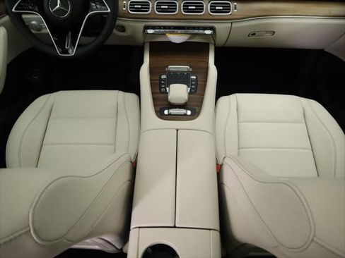 New 2026 Mercedes-Benz GLS 450 4MATIC image 17