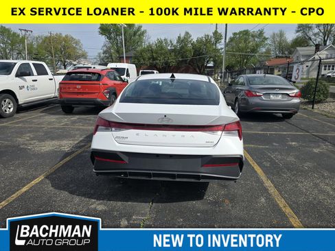 Used 2025 Hyundai Elantra Blue image 4