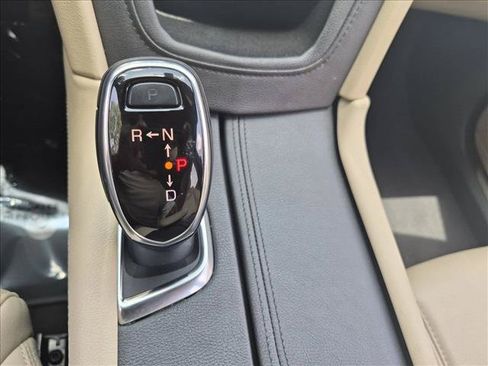 Used 2018 Cadillac XT5 FWD w/ LPO, Wheel Lock Package image 12