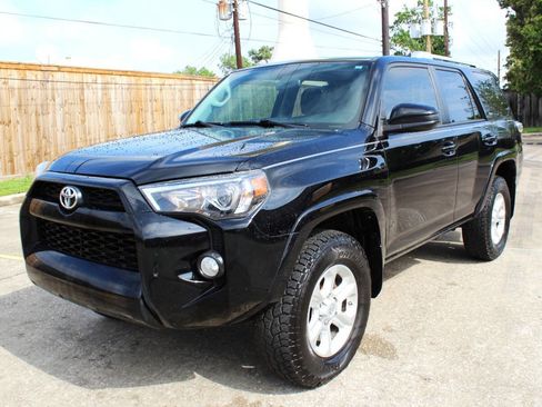Used 2014 Toyota 4Runner SR5 image 4