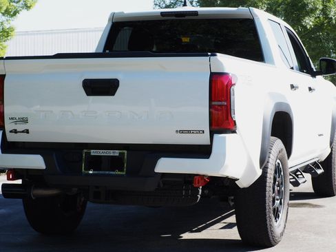 Used 2024 Toyota Tacoma TRD Off-Road AWD/4WD image 57