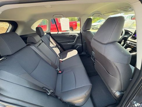 Used 2025 Toyota RAV4 LE image 33