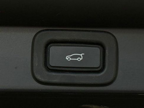 Certified 2023 Land Rover Range Rover SE image 15