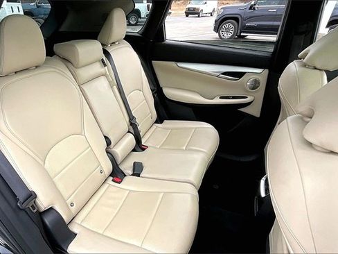 Used 2022 INFINITI QX50 Sensory image 25