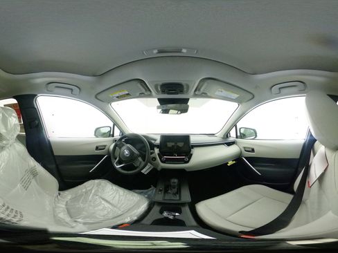 New 2026 Toyota Corolla Cross LE w/ Moonroof Package FWD image 33