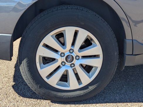 Used 2019 Subaru Outback 2.5i Premium image 10