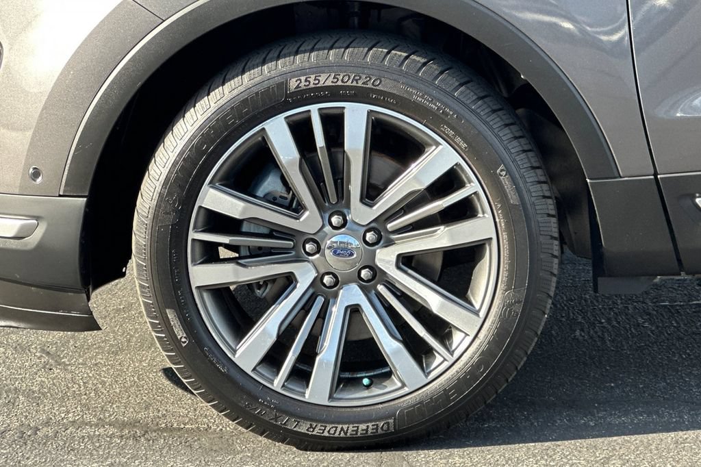 Used 2018 Ford Explorer Platinum AWD/4WD image 28