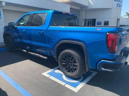 Used 2022 GMC Sierra 1500 Elevation w/ X31 Off-Road Package AWD/4WD image 2