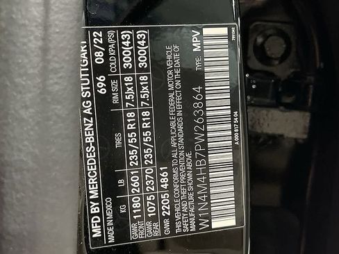 Used 2023 Mercedes-Benz GLB 250 4MATIC image 33