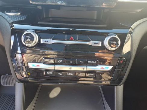 Certified 2024 Ford Explorer ST-Line w/ Class IV Trailer Tow Package image 21