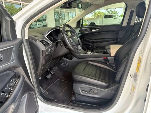 Used 2020 Ford Edge SEL w/ Convenience Package FWD image 2