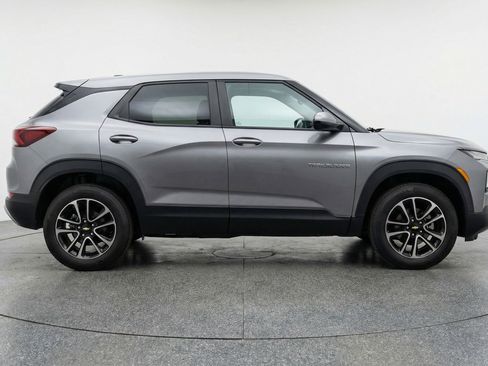 Used 2025 Chevrolet TrailBlazer LT image 11