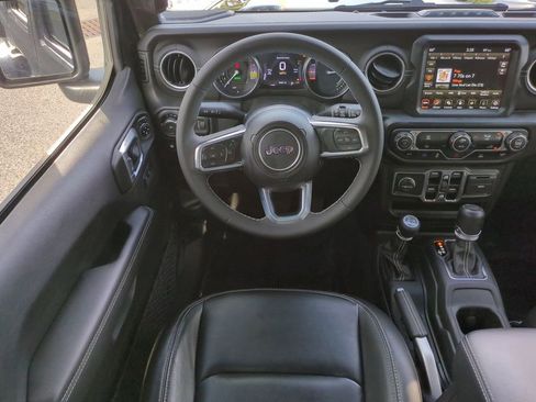 Used 2023 Jeep Wrangler Unlimited Sahara image 16