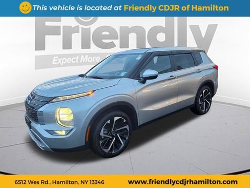 Used 2024 Mitsubishi Outlander SE AWD/4WD image 1