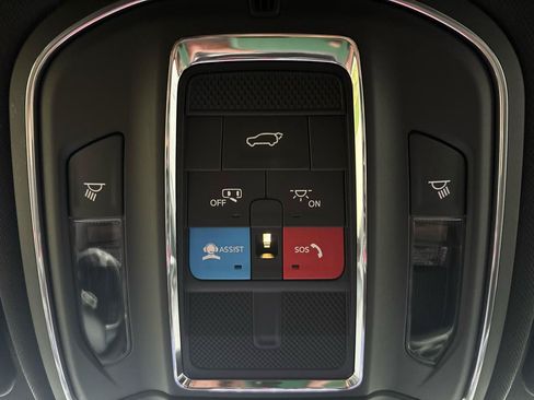 Used 2023 Jeep Grand Cherokee Trailhawk w/ Luxury Tech Group III AWD/4WD image 34