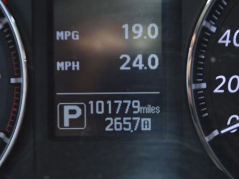 Used 2017 INFINITI QX70 2WD w/ Premium Package image 16