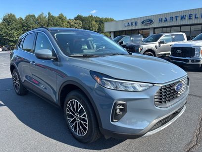 New 2025 Ford Escape SE